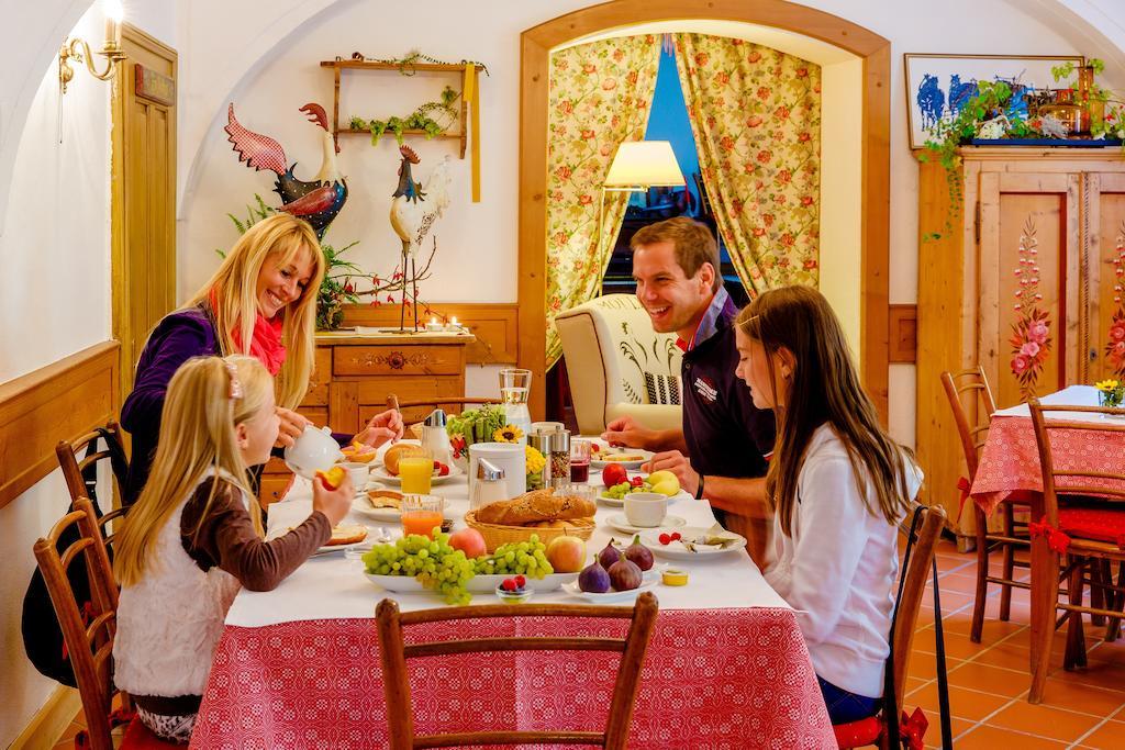 Gasthof Braeuer - Familie Eibensteiner Weißkirchen in Steiermark Exterior foto