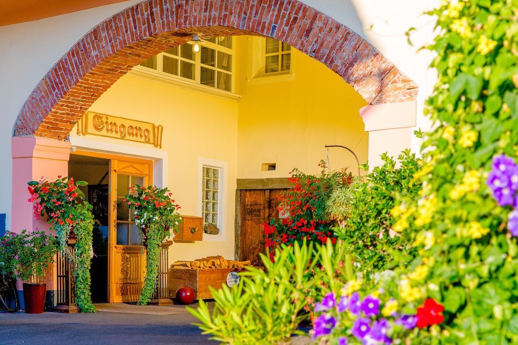 Gasthof Braeuer - Familie Eibensteiner Weißkirchen in Steiermark Exterior foto