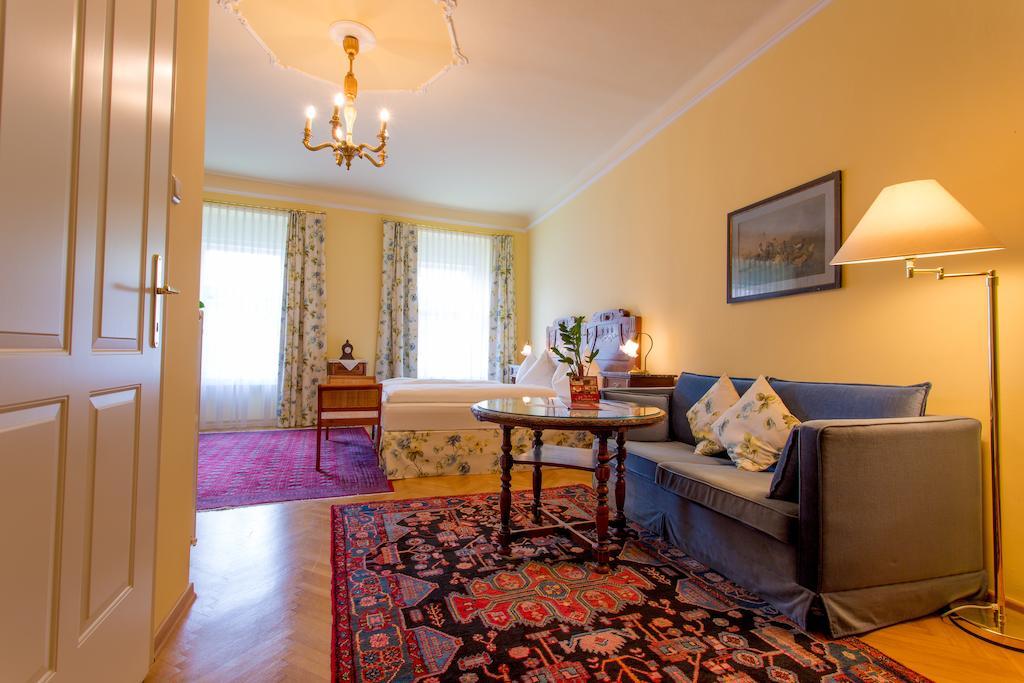 Gasthof Braeuer - Familie Eibensteiner Weißkirchen in Steiermark Habitación foto